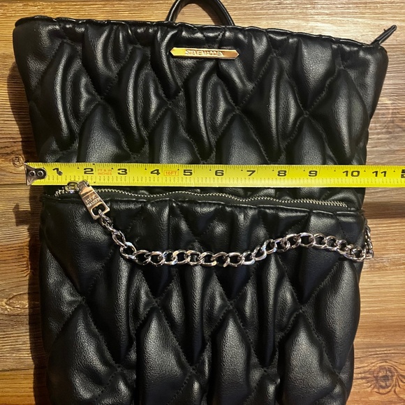 Steve Madden Quilted Black Backpack Purse Pockets Chain Zipper - Picture 6 of 6